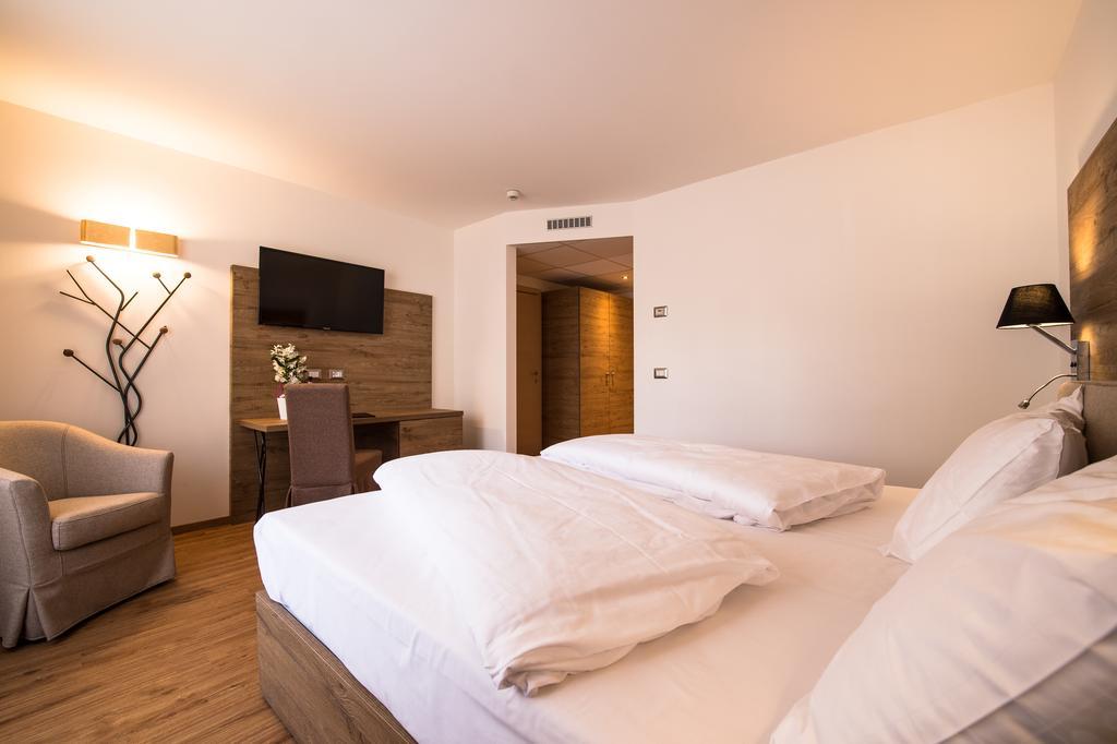 Golden Park Resort Campitello di Fassa Room photo